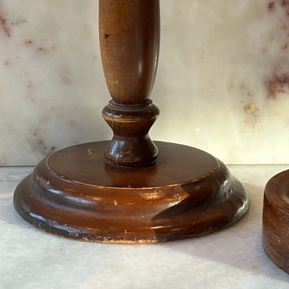 Pair of old wood candle holders - Picture 4 of 12
